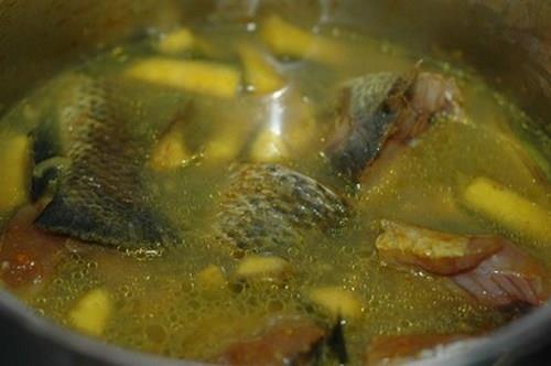 Canh cá nấu chuối đậu