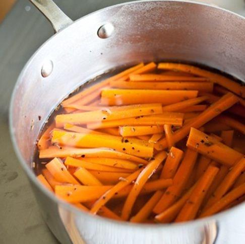 Làm cà rốt muối chua để dành ăn dần