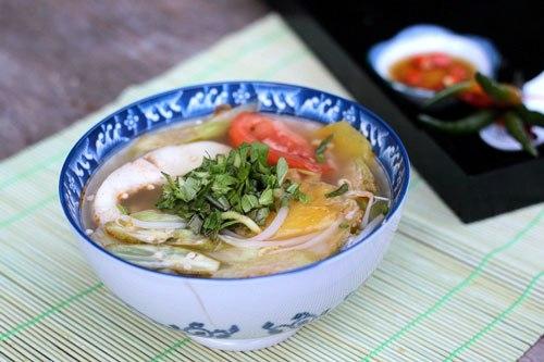 Canh chua cá lóc chuẩn vị miền Nam