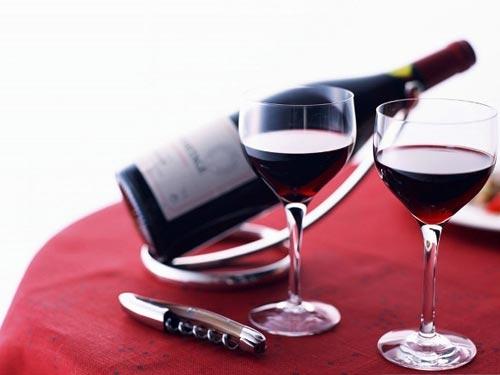 Uống nhiều rượu làm tăng nguy cơ ung thư phổi?